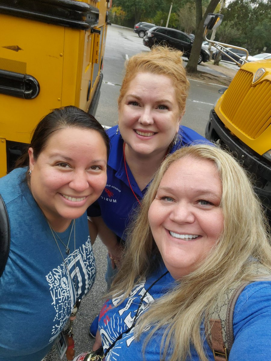 Lovely Ladies of Katy.... 
Last stop of the Tour and we see @Marilyn03723526 former coworker and longtime friend! Great times! <a href="/MrsPalmerMusic/">Palmer Music</a> <a href="/RhoadsRockets/">Rhoads Elementary</a> <a href="/kisdjre/">Randolph Elementary</a> <a href="/BryantElem/">Bryant Elementary</a> #Friends #MaryJoPeckhamPark #HumidityHair