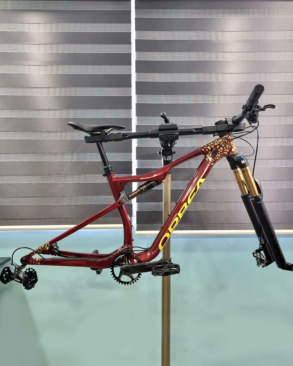 invisiFRAME's tweet photo. Here is our #FrameFriday choice 😍
-
A brand new 2022 Orbea Oiz Pro TR Carbon fitted by Sticko 👏
-
#invisiFRAME #PPF #AlwaysUseProtection #YouRideItWeProtectIt #BikeShop #frameprotection #orbea https://t.co/kJfC8F3tzb