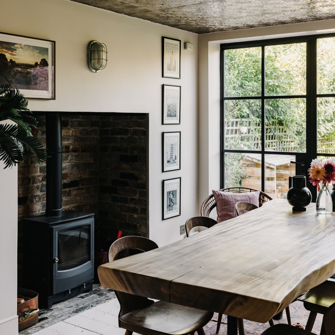 Create Academy (@_createacademy_) on Twitter photo Described by @katewatsonsmyth as the fifth wall, the ceiling is an often neglected area that, if approached with care and attention, can pack a powerful punch in a decorating scheme. 
Discover more expert advice from Kate's course - createacademy.com/courses/kate-w… Described by @katewatsonsmyth as the fifth wall, the ceiling is an often neglected area that, if approached with care and attention, can pack a powerful punch in a decorating scheme. 
Discover more expert advice from Kate's course - createacademy.com/courses/kate-w…