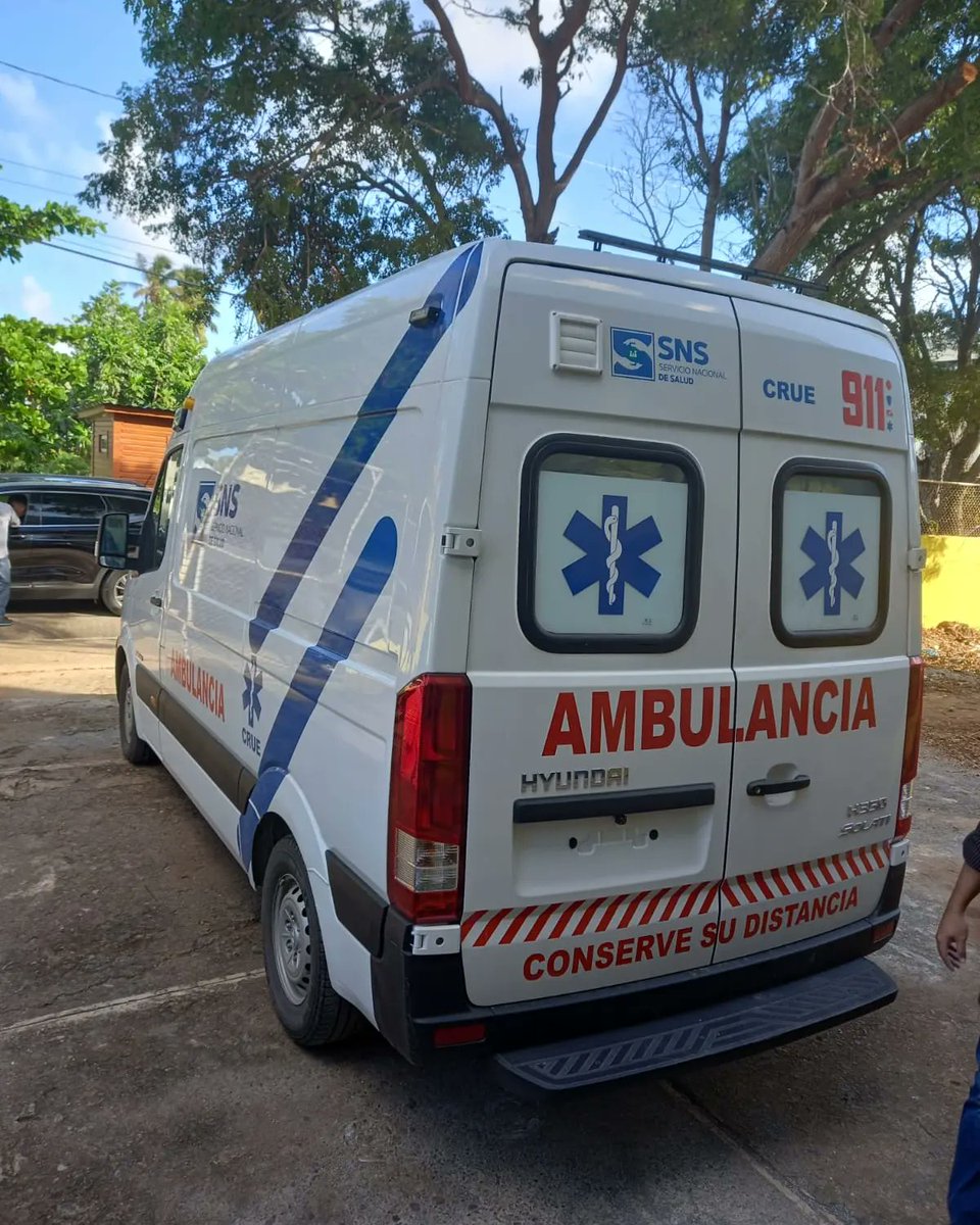 BennyMetz's tweet image. Cabrera, María Trinidad Sánchez!

En representación del Ministro @joelsantose hicimos entrega de una ambulancia totalmente equipada, conjuntamente con el @sistema911_rd la cual será administrada por el @snsrdo para dar servicio en el Hospital Dr. Virgilio Garcia.