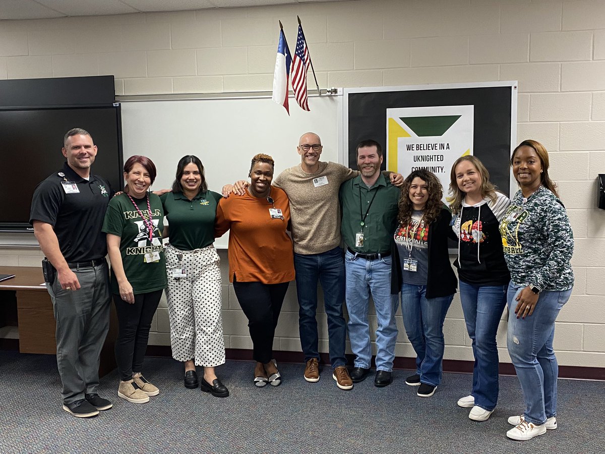 Started this week with a visit from <a href="/educationhall/">Pete Hall</a> 🤗 Great tips for implementing reflective practices. Thank you for taking the time to build our capacity! <a href="/joshuadan/">Joshua Carroll</a> <a href="/deanne_chavez/">Deanne Chavez</a> <a href="/senoritagarcia_/">Thaida García, M. Ed</a> @tw1tterlssbrown <a href="/AlexMeyer1206/">Alexandra Meyer 🌴</a> <a href="/slmoss00/">Samantha Moss</a> <a href="/CAlexander_15/">Chelsea Alexander, M.Ed</a>