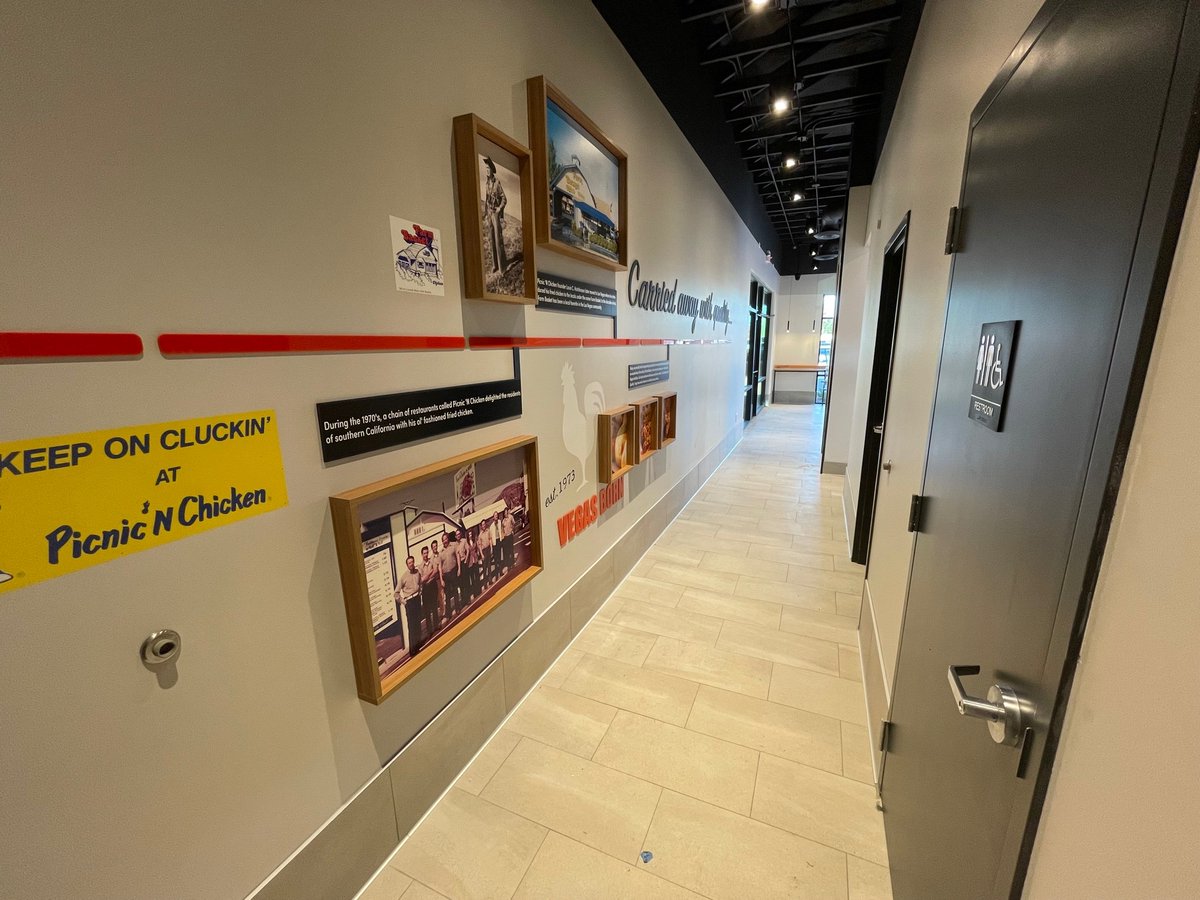 DapperCompanies's tweet image. The iconic Farm Basket will be opening soon at our Winterwood Pavilion at Sahara &amp;amp; Nellis. Can't wait for the Clucker, the Gobbler, the Clucketos and all the other yummy staples on the Farm Basket menu to be available to residents of the Eastside.