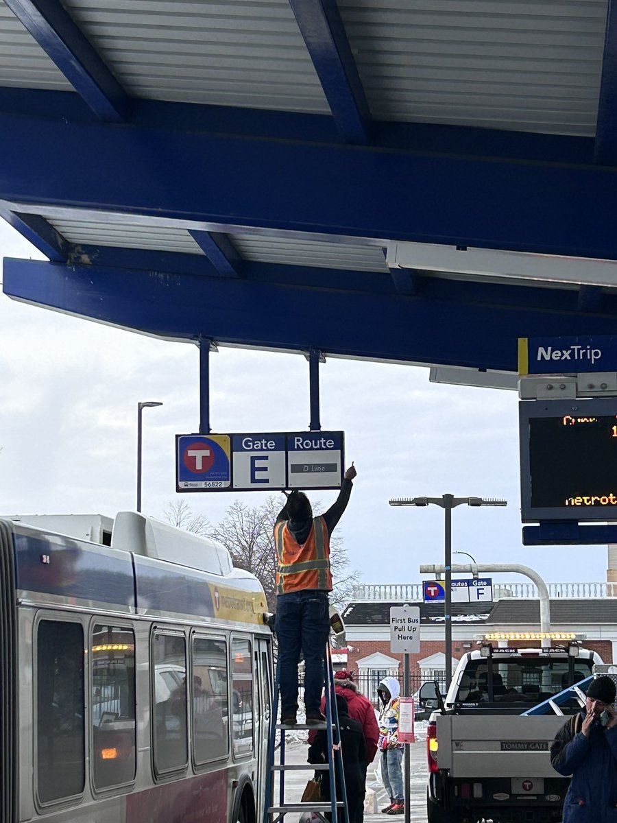 urbanahnjo's tweet image. Some final finishing touches. METRO D Line opens tomorrow! #METRODLine #DLineMN #BRTaFasterRide