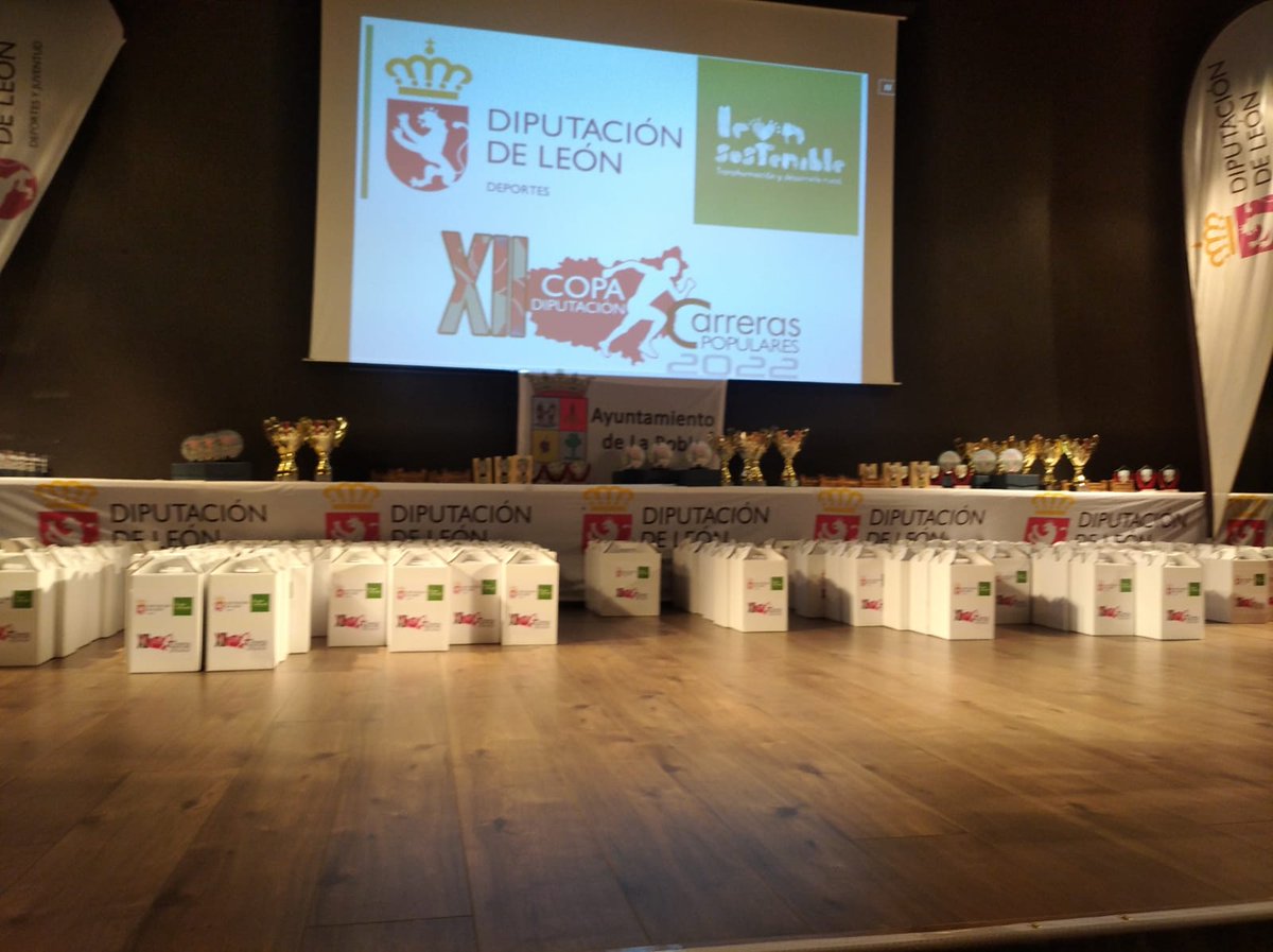 Running León tweet media