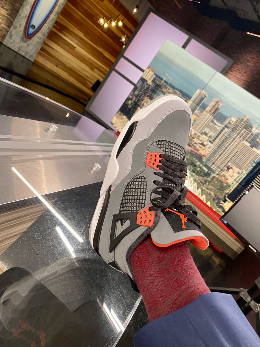RaoulMartinezTV's tweet photo. A little #SneakerFriday fun with my man @camdenriley2  @SanDiegoLoyal ! #Infrared4 #jordan4 #Infrared #SneakerAnchor #kotd #sneakers #sneakerhead @fox5sandiego #sandiego https://t.co/9l1Y04yGTw