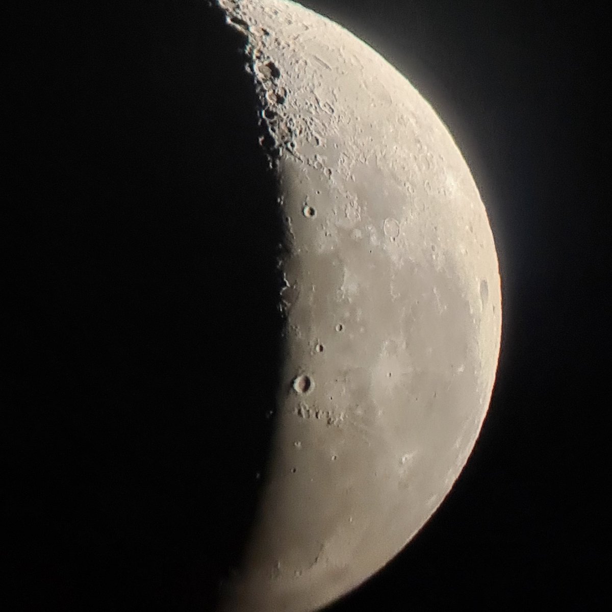 bresser messier nt-203 fist moon picture