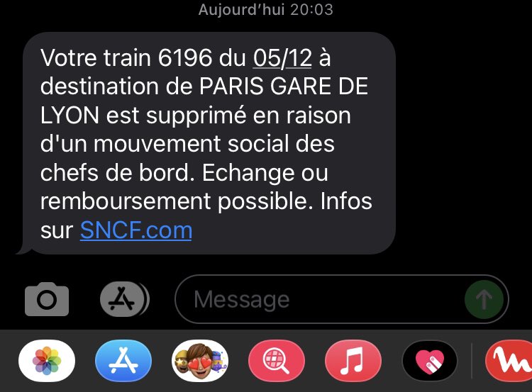 aero_will's tweet image. Donc la grève est aussi lundi @GroupeSNCF @SNCFVoyageurs @SNCF ? Et on me prévient à 20:03 comme ça pas d’assistance téléphonique possible… Vous me faites définitivement préférer l’avion !