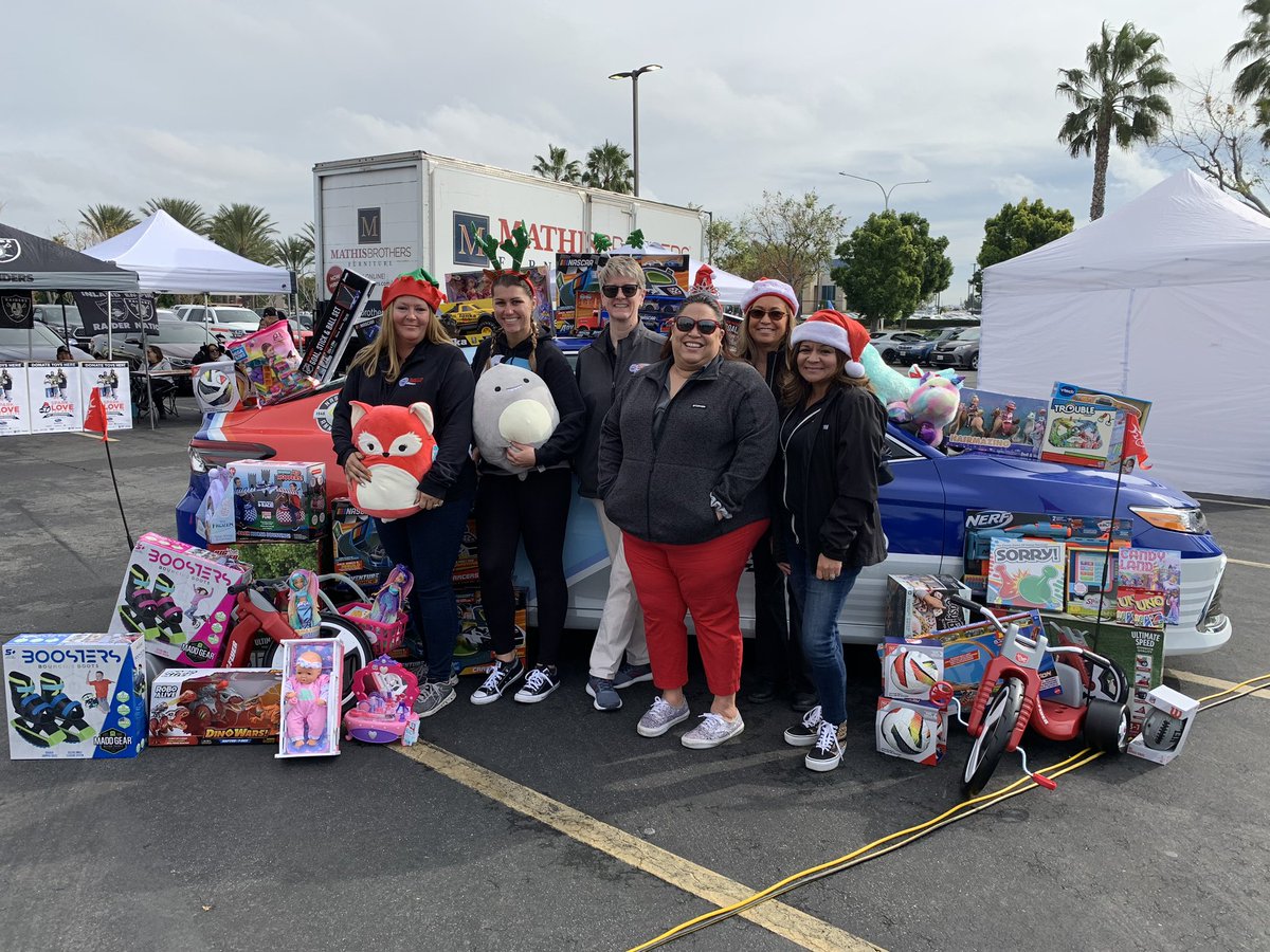 Honored to be able to give back to our communities during the #SparkOfLove Toy Drive at Mathis Brothers in Ontario today!