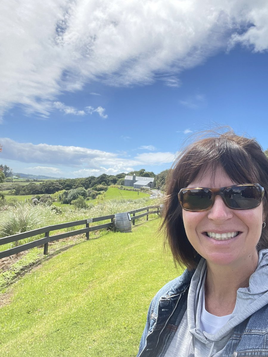 jrt_canada's tweet photo. This week’s adventures were sponsored by the vineyards of New Zealand! 🌎🇳🇿✈️🥂
#livetotravel https://t.co/BfDPQgfwOj