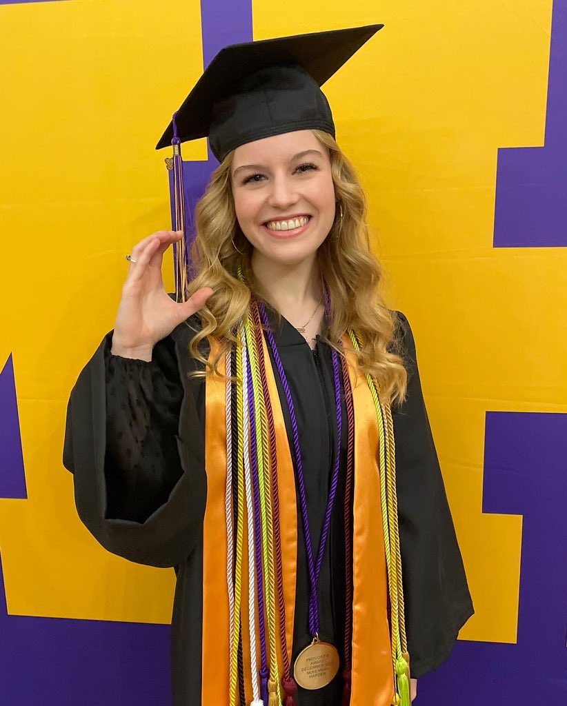 UMHBAlumni's tweet photo. 🎓 Congratulations to the Class of 2022! We are excited to welcome this new group of graduates to the UMHB Alumni Association and cannot wait to see where life takes you next. #UMHBAlumni #liveonpurpose #UMHBgrad https://t.co/5h44EEDiY8