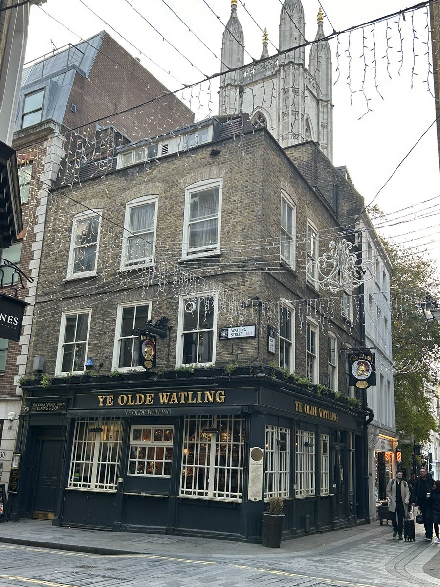 PubsSaving's tweet image. Ye Olde Watling #cheapside #pubs #favouritepubs ❤️ So great to be back in the city. ❤️