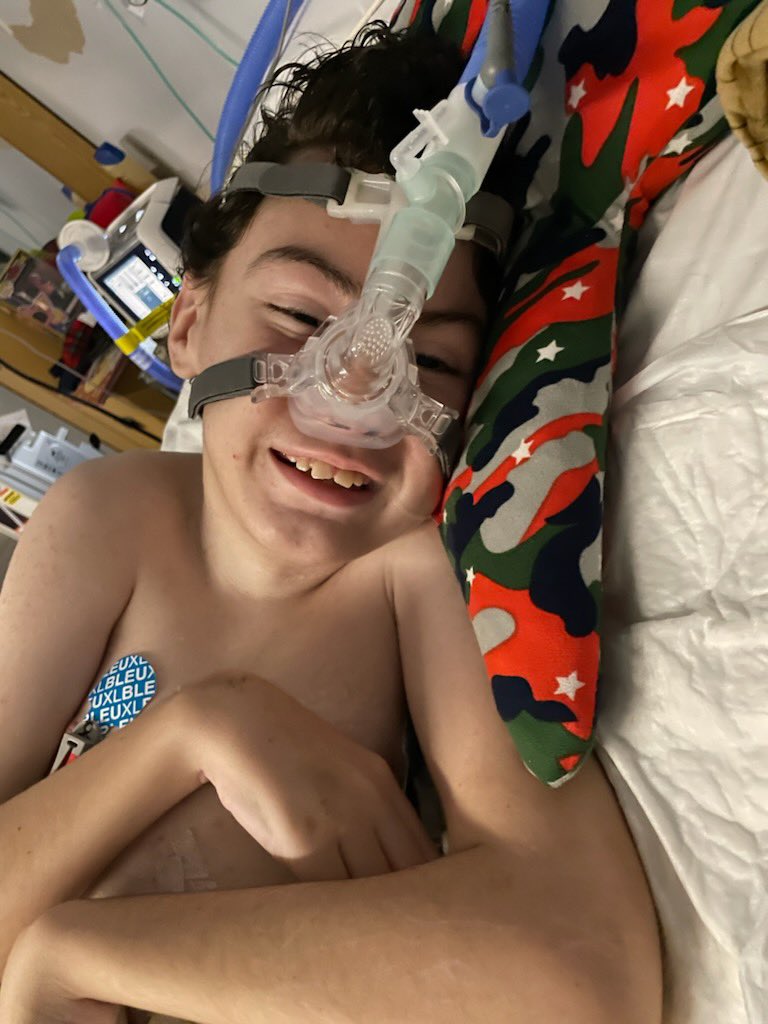 Lisa 💙 tweet media