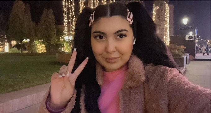 Te chem sa iesim afara apoi facem sex intr-o baie publica🥵 , ce raspuns imi dai?   A:Da 😻 B:Nu 😿 C:Doar