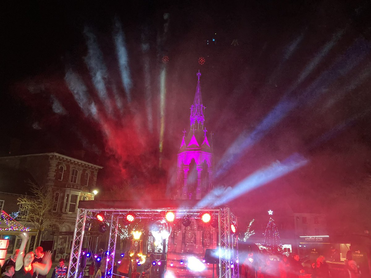 MarshmanIJ's tweet image. Great night in Horncastle for #FestiveFabuloso. So good to see the Market Place full of life. Big thanks to @DifferentL @EastLindseyDC and @ace_national #LoveHorncastle