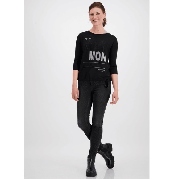 sandraguedes's tweet photo. So good I had to share! Check out all the items I'm loving on @Poshmarkapp #poshmark #fashion #style #shopmycloset #layer8 #express #yvessaintlaurent: https://t.co/OFpdz6YHXg https://t.co/DCVMzKn3my