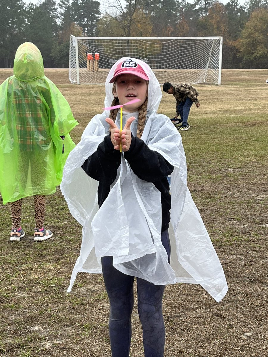 MsDuzich's tweet photo. A little rain couldn’t stop us @VaughnElemFISD @5thgradecamp22 https://t.co/UX0AGLjhG2