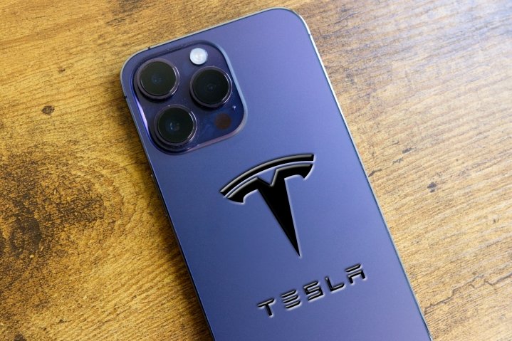 The new #ElonMusk phone . . .
 . . . called #Jexi!📱
#iphone
#android
#Tesla
#Twitter
#Netflix 
youtu.be/XoZtgdFhC_A