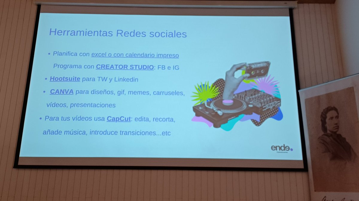 BrancaNovoneyra's tweet photo. No encontro formativo do proxecto #OpenMuseums na @CasadeRosalia para mellorar a estratexia de marketing dixital dos pequenos e medianos museos con @Clara_Merin 
@Novoneyra @PENCatala
@Miguelanxolar @MuseodoPobo https://t.co/J4pNFImz3u