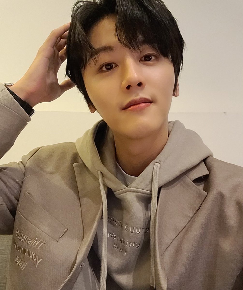 YBsecretfile's tweet photo. #영빈 #YOUNGBIN #SF9 @SF9official #에스에프나  #ヨンビン 💫🌙 https://t.co/3T480wRALF