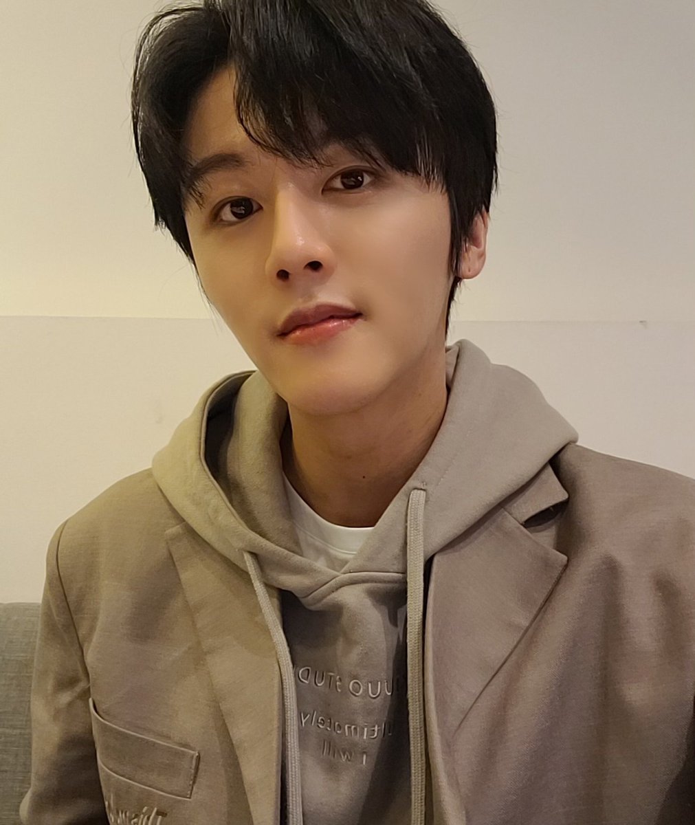YBsecretfile's tweet photo. #영빈 #YOUNGBIN #SF9 @SF9official #에스에프나  #ヨンビン 💫🌙 https://t.co/3T480wRALF