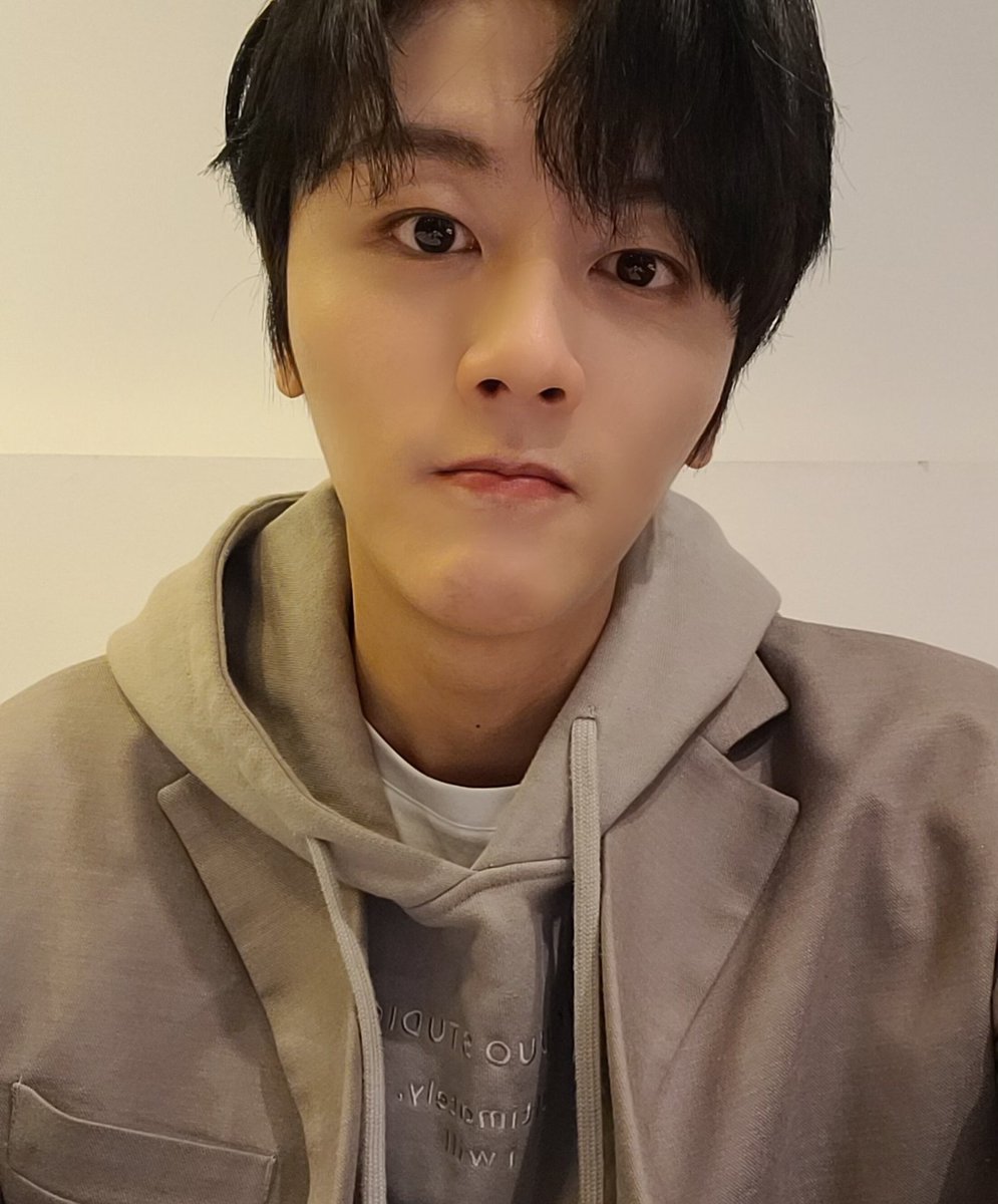 YBsecretfile's tweet photo. #영빈 #YOUNGBIN #SF9 @SF9official #에스에프나  #ヨンビン 💫🌙 https://t.co/3T480wRALF