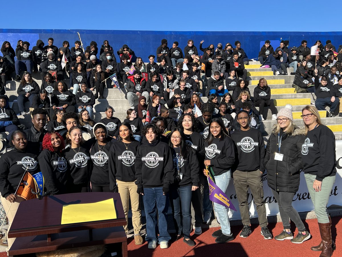 NYCOutwardBound's tweet photo. We were so thrilled to have Queens BP @DRichardsQNS at Channel View today to celebrate their 2022 #CollegeMarch! @CVSRHS https://t.co/I6VtQIPnZN
