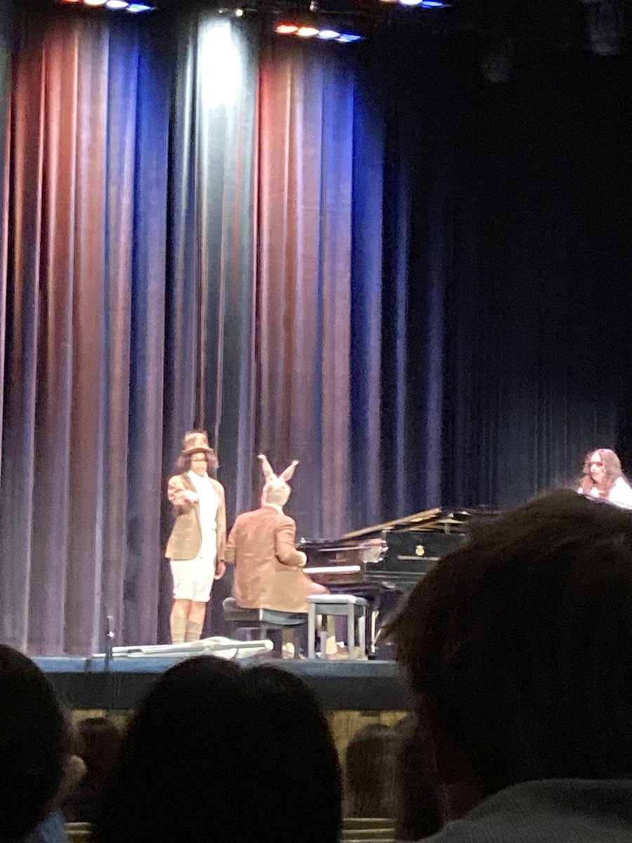 ZoeACarlo's tweet photo. why is everyone in this cast good at playing piano #pamemefest22 https://t.co/s2JShvxyJP