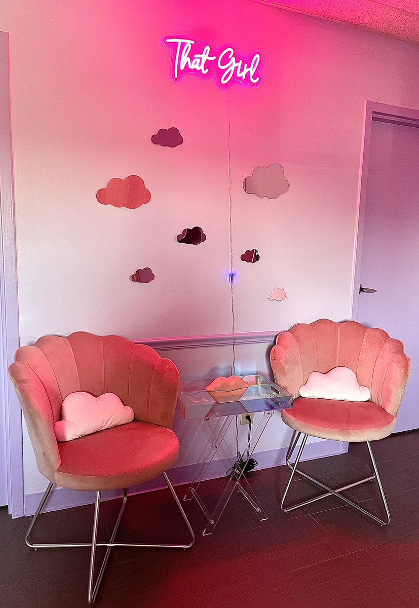 I always dreamed to have my own dreamy suite🦄🌈☁️💜✨💓🌙, 
I finally made it happen at the age of 23🥹. 
Located: Indianapolis, IN Castleton area