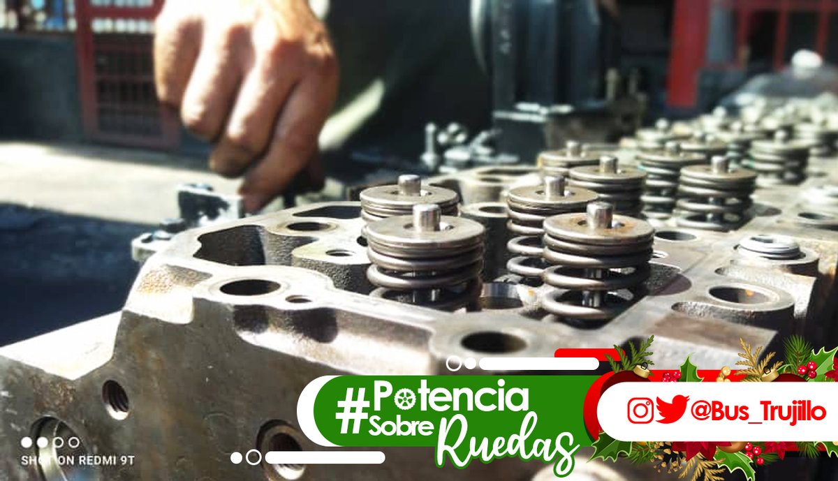 ▶️#GestiónBT 🗣️|| Con el objetivo de incrementar la flota de transporte, mecánicos de #BusTrujillo trabajan en la montura de cámara de motor de la unidad TRU-101, dando así pasos seguros para fortalecer el sistema transporte en la entidad.

¡Seguimos trabajando!
#DialogoDePaz 🇻🇪