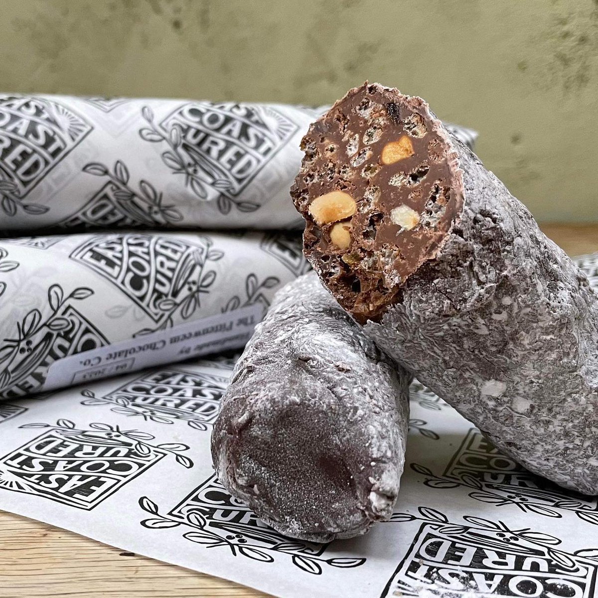 itsawrap_co's tweet photo. We love this amazing, bold one colour design for @EastCoastCured! They tell us - "Thanks so much for our first order of printed #greaseproof. It's gorgeous! It's a really great product and service." 😍
Want your #products to look this good?? DM us to receive a free sample pack https://t.co/ITGGAmlDwb