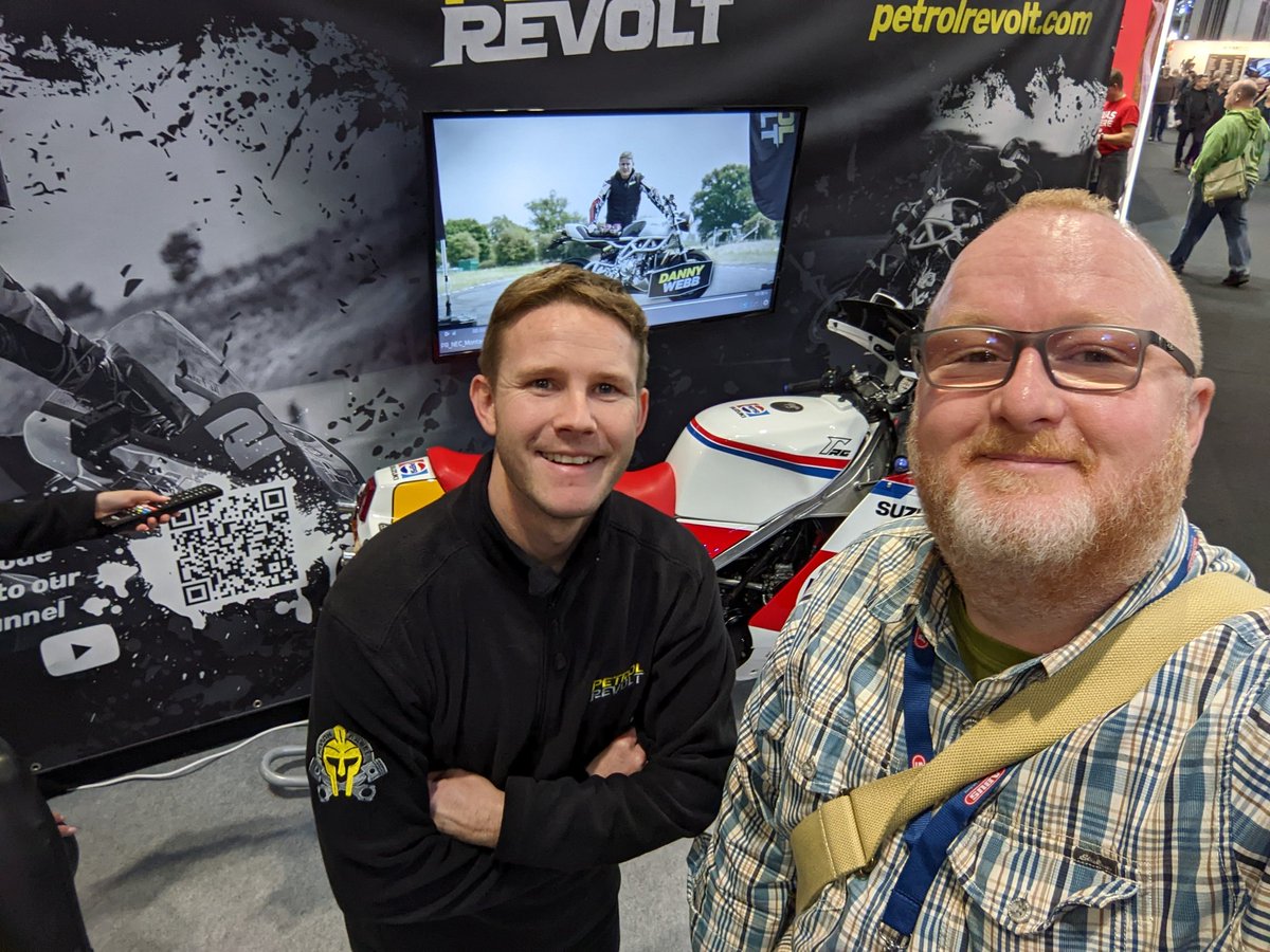 An absolute pleasure to meet Mike Beake and Danny Web from Petrol Revolt

Their latest video was with Kevin Schwantz 1989 Pepsi Suzuki

#RGV500 🏍💨💨 #2Stroke  #MotorcycleLive

youtu.be/3veIoZ9TvJU