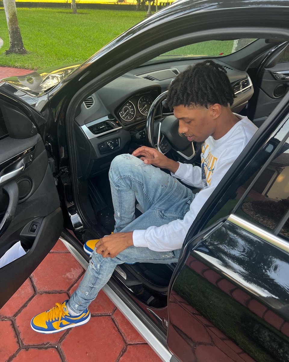 RRMACEE's tweet image. I got the hood on my back I cant afford to slip and fall🔥📿💰
#RipZee🕊️
#RipTylee🕊️
#RipQ🕊️