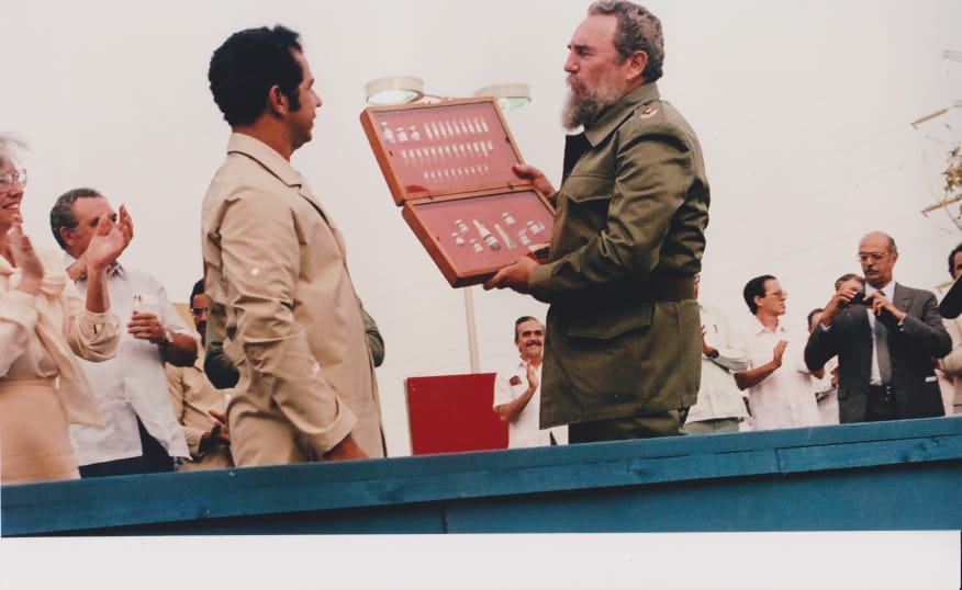 Comandante en Jefe, los que amamos la investigación científica le estaremos eternamente agradecidos, por su idea de convertir a Cuba en un país de hombres de ciencia. Los científicos cubanos le agradecemos eternamente por dejarnos una patria libre y Soberana. #FidelPorSiempre