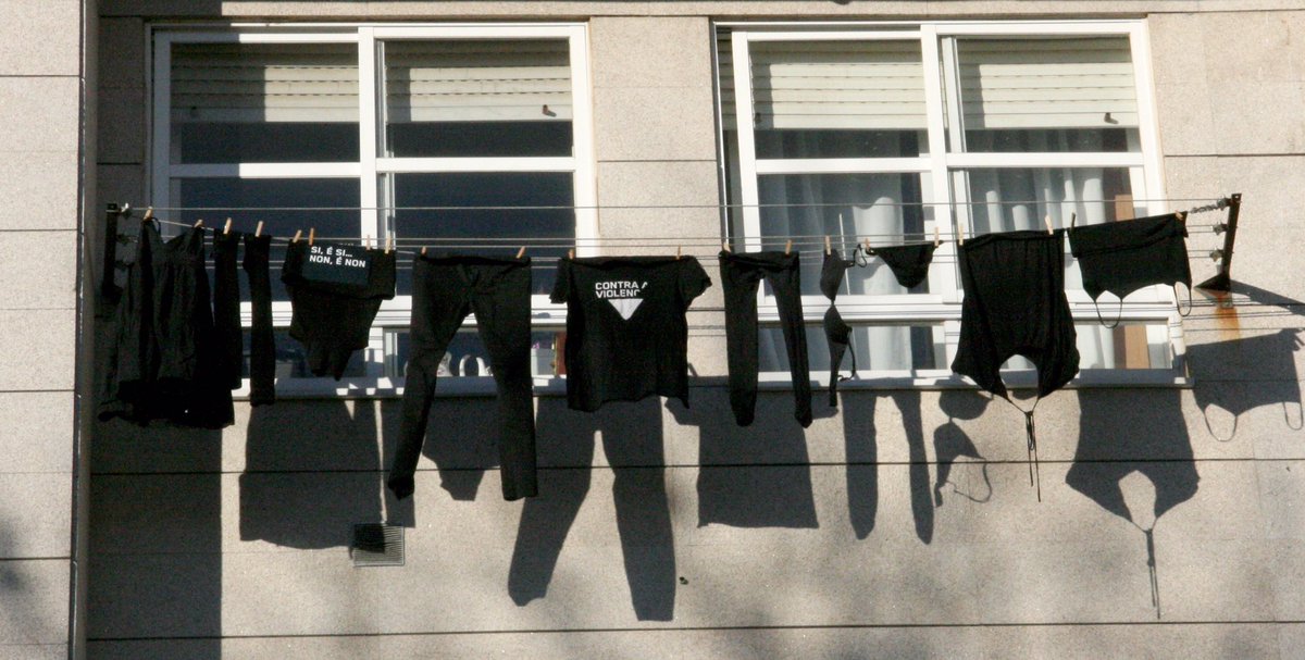 Teño as mallas a secar para ir correr esta noite #pormin #porti #portodas
 #contraasviolencias #25N #violenciamachista #hoxeesempre #libresevivas