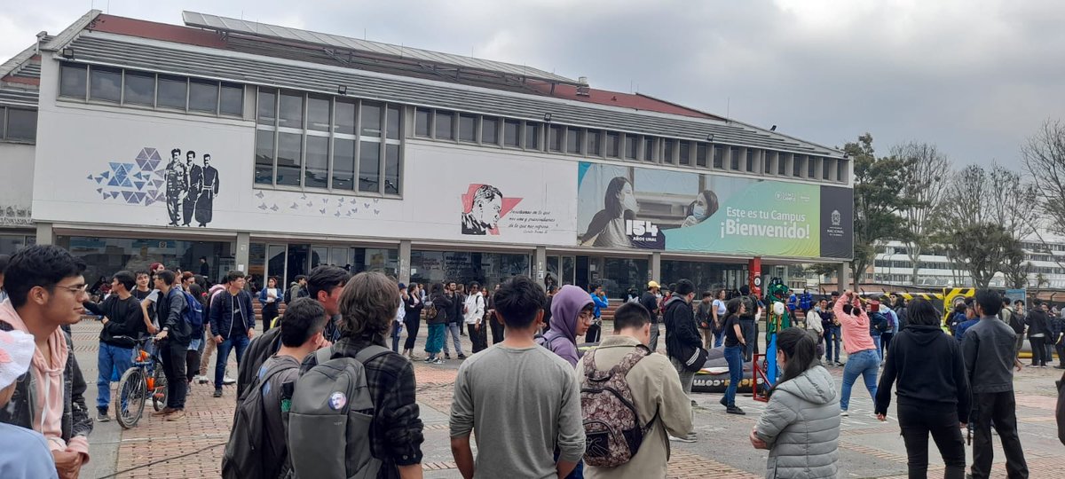 EricaMabelManc1's tweet photo. Hoy la @UNALOficial se viste de fiesta de actividad física y #correcontumascota @BienestarUNAL @bUNAL_Bog @VitalizateUN @JoseIsmaelPena https://t.co/LMuFWJXrcy
