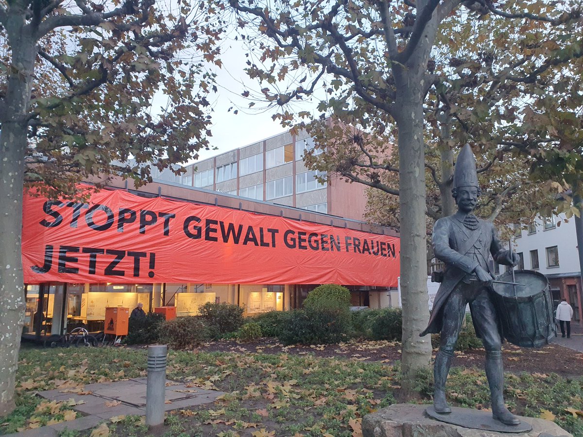 #Mainz positioniert sich deutlich und sichtbar - überall in der Stadt. Wichtig und richtig #orangedays2022