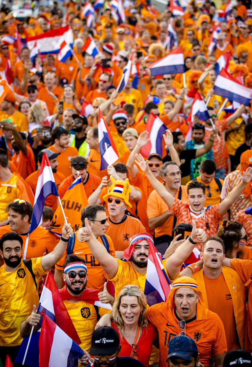 FIFAWorldCup's tweet photo. All in for their nations 😎. #NED #ECU  

#FIFAWorldCup | #Qatar2022 https://t.co/igkmtzckkI