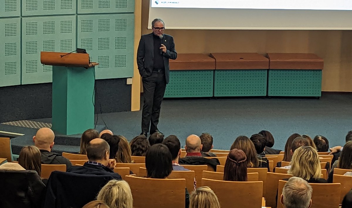 Me voici aujourd'hui à @Chartres 7eme étape de notre tour des régions pour présenter les enjeux et actualités de la retraite complémentaire #AG2RLAMONDIALE #AGIRCARRCO 
Un vrai plaisir de rencontrer à nouveaux les collaborateurs et rester à leur écoute