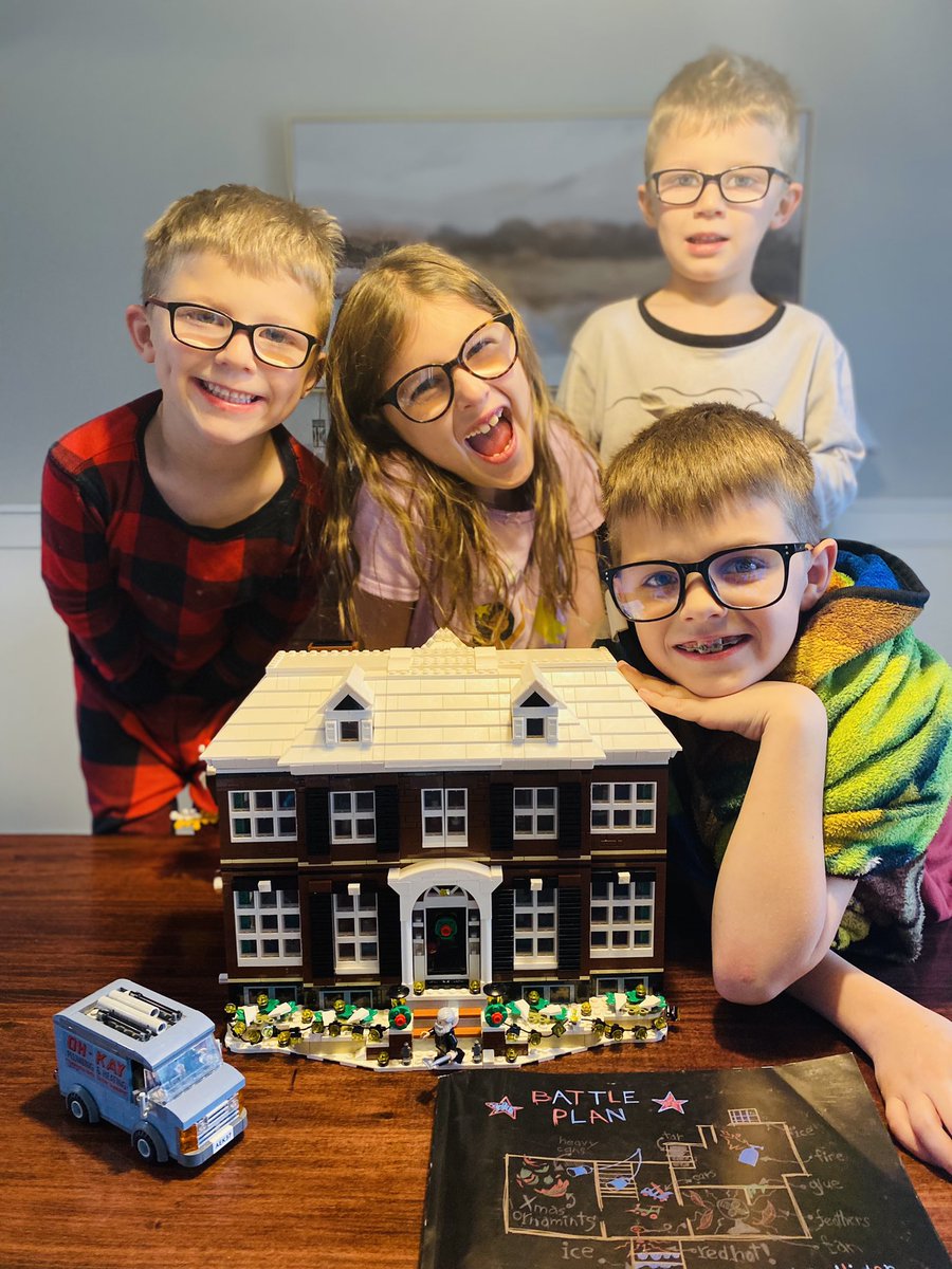 We did it (the kids)! 637 steps, 3,955 pieces, and a lot of hours… completed the Home Alone Lego set— the start of a new tradition for Christmas! <a href="/KestnerKristen/">Mrs. Kestner</a> <a href="/LEGO_Group/">LEGO</a>
