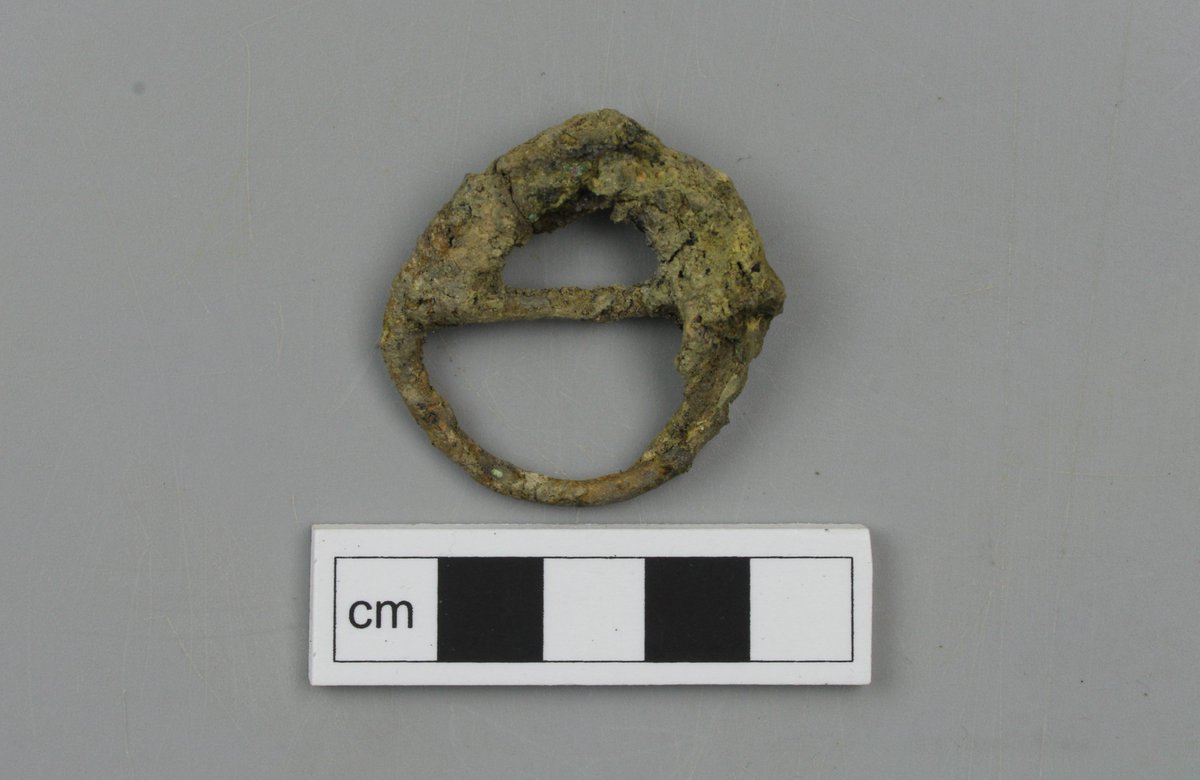 ConnectArchComp's tweet photo. Iron Age copper alloy brooch found in Warwickshire which has been x-rayed as part of the conservation process.
#HistoricalJewellery #OOTD #Brooch #Copper #Archaeology #IronAge #HistoricalFashion #xray

@aocarchaeology, @cfa_archaeology, @IACArchaeology https://t.co/7Udn9fAUU5