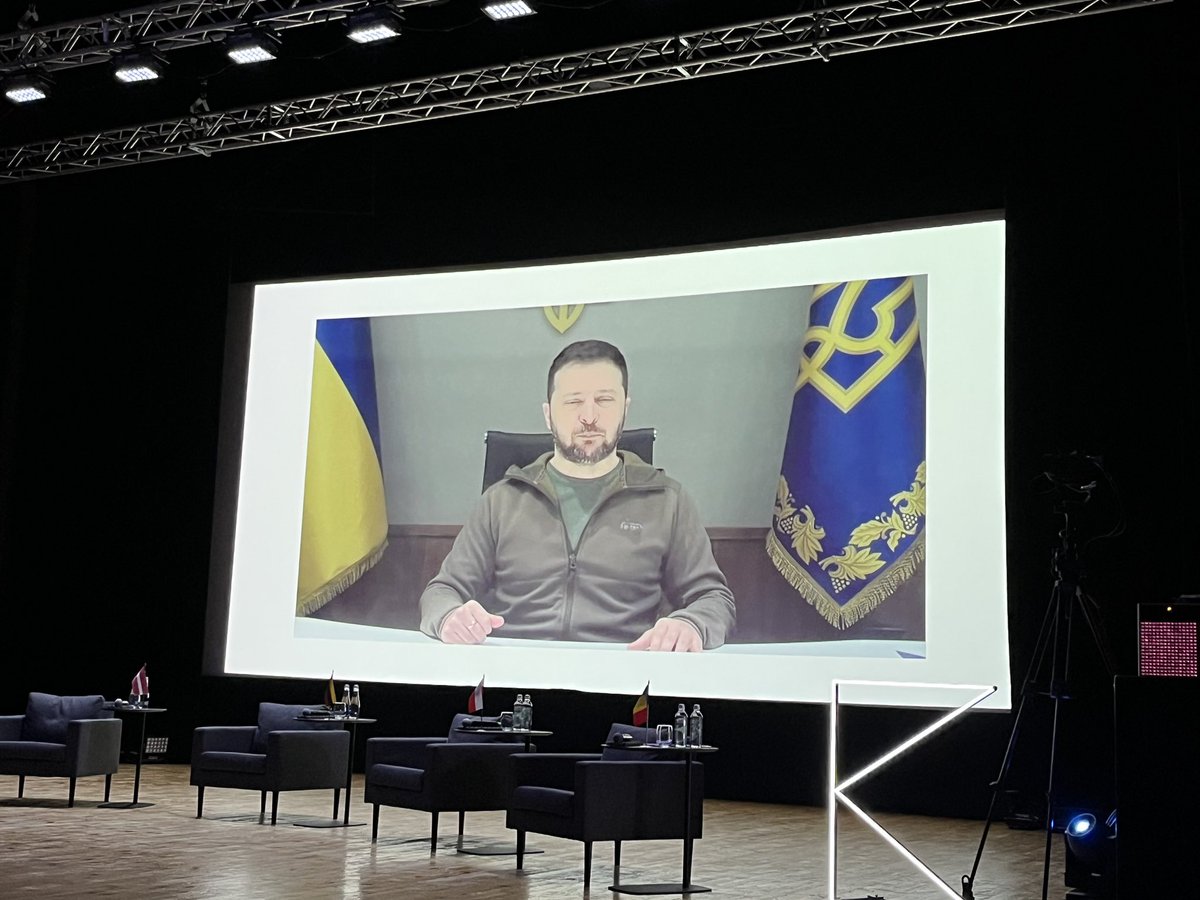 KairysT's tweet photo. Presidents of Latvia, Lithuania, Poland and Romania on one stage in Kaunas (Europe’s Culture Capital this year), with live apprearance by the President of Ukraine, discuss what it is to be European - a peace project and so much more https://t.co/ovsgatQrej