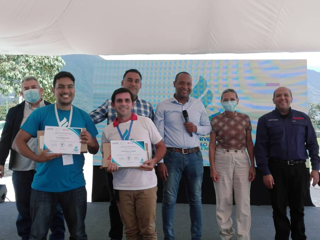 UnemsrUnemsr1's tweet photo. #UNEMSomosTodos *OLIMPIADA UNIVERSITARIA DE PETRÓLEO Y GAS. MIRANDA 2022*. UNEM UTGU MIRANDA Participando con nuestro Gobernador Héctor Rodríguez con las diversas universidades de Miranda,  @_LaAvanzadora @HectoRodriguez @SomosUnem
@UnemsrUnemsr1 @NicolasMaduro
@utgumiranda https://t.co/cJl2nUCEER