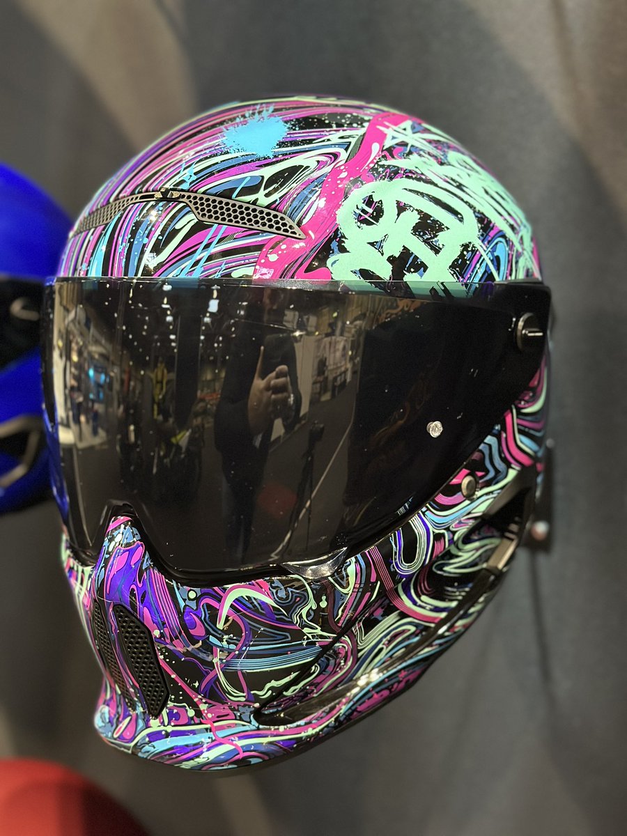 ShaunNapier01's tweet photo. What an awesome collaboration! My favourite Harley Custom shop - @limitles_customs and my favourite Helmets - @ruroc 

Next level design. If you come to Motorcycle Live be sure to check them out. 

Tags:🏷️
#bike #bikelife #biker #custombike #custommotorcycle #harleycustom https://t.co/MxzQ36XRvu