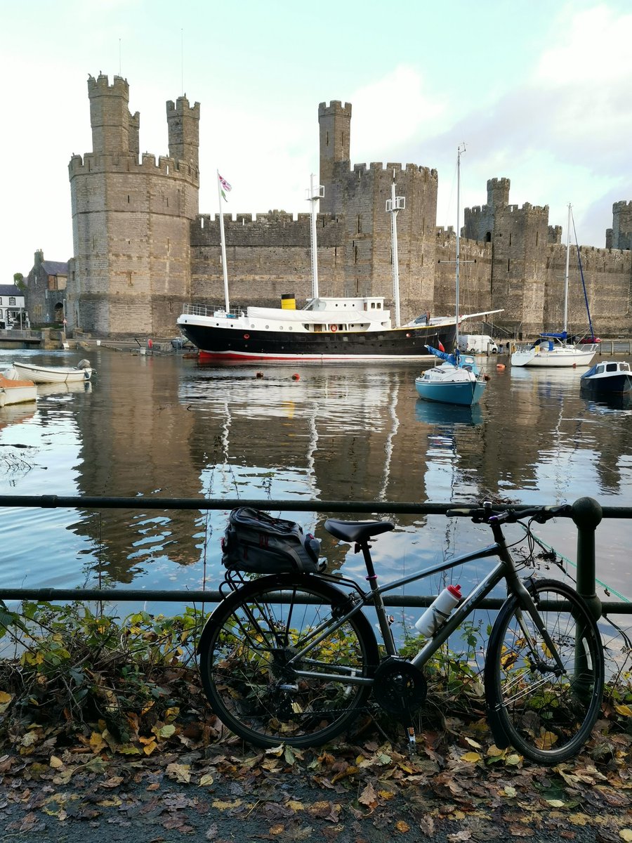 GreenLaneBikeT1's tweet photo. A weather window to recce a @BritishCycling #Breeze @BreezeCycling ride which will be available shortly! (Can't guarantee tide will be in!) #Caernarfin #YForyd #volunteering #cycling https://t.co/jOzvYxOamr