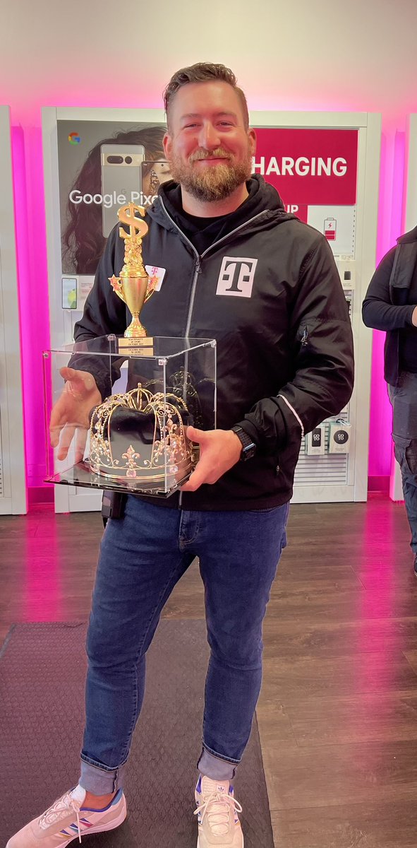 Congratulations to the King of the Kitchen. Getting the new Dynasty trophy! Looking for a threepeat win #makeitReign #WMDynasty <a href="/HollandPhoneGuy/">Adam Wheeler</a>