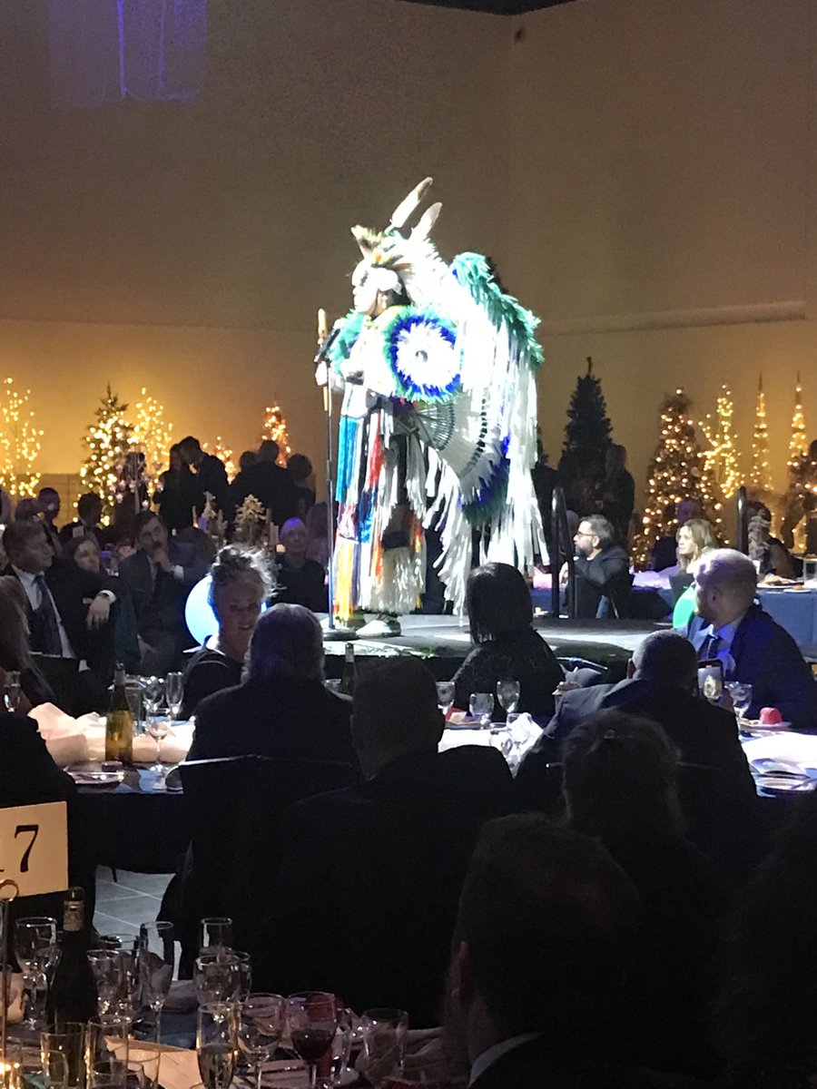 JonBeckett2's tweet photo. What an amazing night @yegconvention all in support of
@GiveToUHF @YEGFOT
Thanks to all the performers and attendees for making it magical!
@landmarkyeg
#VirtualEffect
#HallD
#PleaseSupport
@productionworld https://t.co/da2WDprwUv