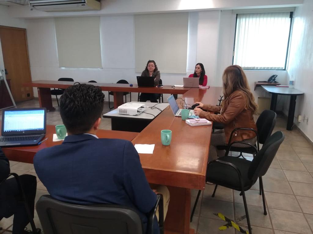 BasicaSEPH's tweet photo. Por instrucciones del Secretario de Educación Pública de Hidalgo, @natycastrejonv, se reúne personal de la #DGEB, Dirección General de Planeación, Programación y Estadística Educativa con autoridades de #CONALITEG y #SEP para validar cifras de libros de texto gratuitos 2023-2024. https://t.co/Z3s9xd56M4