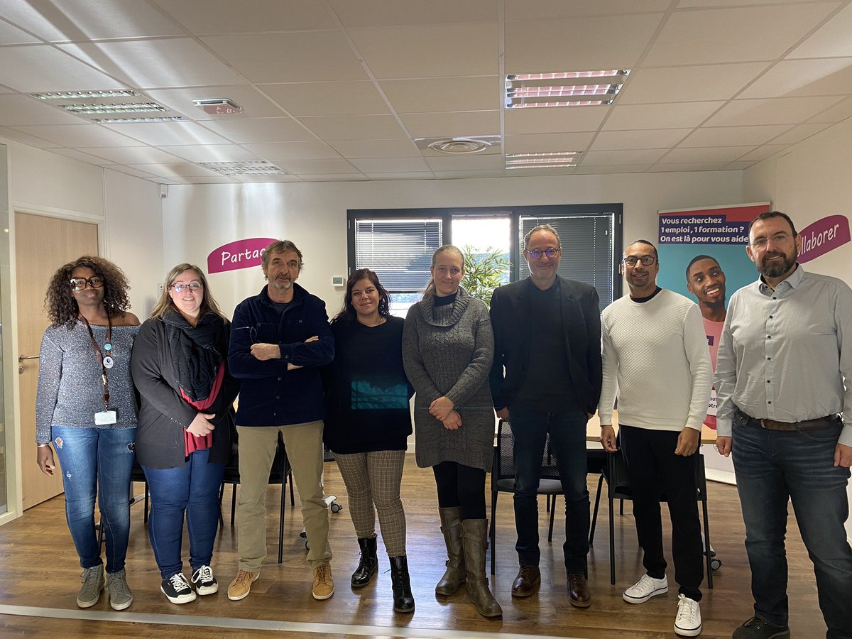 Aujourd’hui première rencontre entre l’équipe de l’École de la Deuxième Chance et les conseillers de l’agence #Poleemploi de #Digne. Une collaboration renforcée pour accompagner les jeunes demandeurs d’emploi 👍<a href="/e2cfrance/">E2C France</a> @sandrinejacobPE <a href="/Manumaguire/">Emmanuelle Maguire</a> <a href="/AlexandCarrara/">Carrara Alexandra</a>