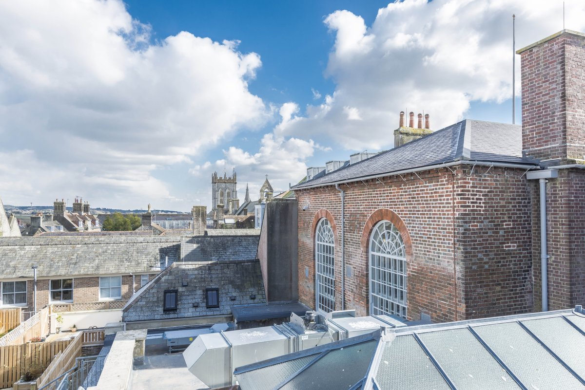 DomvsProperties's tweet photo. ⭐ Most popular lettings property in November ⭐

Our most popular property to let this month was this contemporary one bedroom apartment situated in the Shire Hall.

 https://t.co/5PU3mR4PCK 

#EstateAgents #Dorset #PropertiesToLet #Renting #MovingHouse #HistoricHomes https://t.co/z0HVRYvo3t