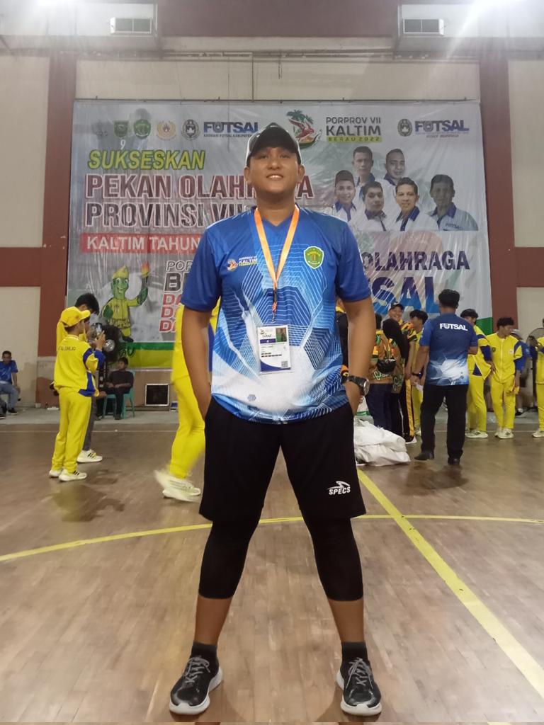 toplesbiru's tweet photo. Alhamdulillah tunai tugas... 
Selamat buat para pemenang. Terimakasih buat semuanya. Semoga kedepannya Futsal Kaltim bisa lebih maju lagi.. Aamiin 🤲

#porprovkaltim2022 #porprovberau2022 #fulsal #futsalreferee #refereekaltim #refereeberau https://t.co/u2MYsEdW92